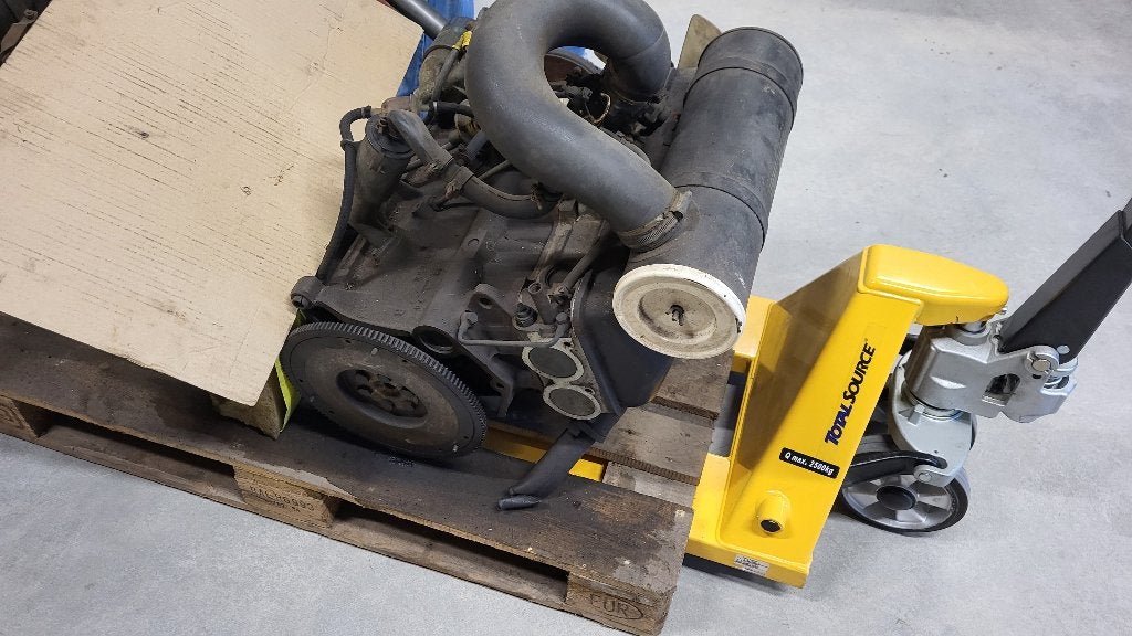 dynamo Peugeot 404 Bobine Kleppendeksel Start Motor steun, Ophalen of Verzenden, Gebruikt, Peugeot