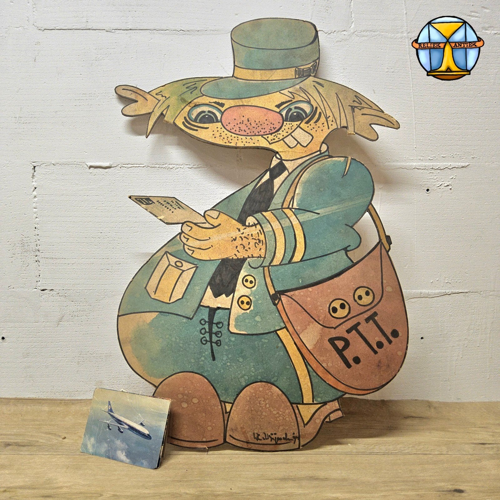 Retro cardboard figuur cutout PTT cartoon / postbode, Ophalen of Verzenden
