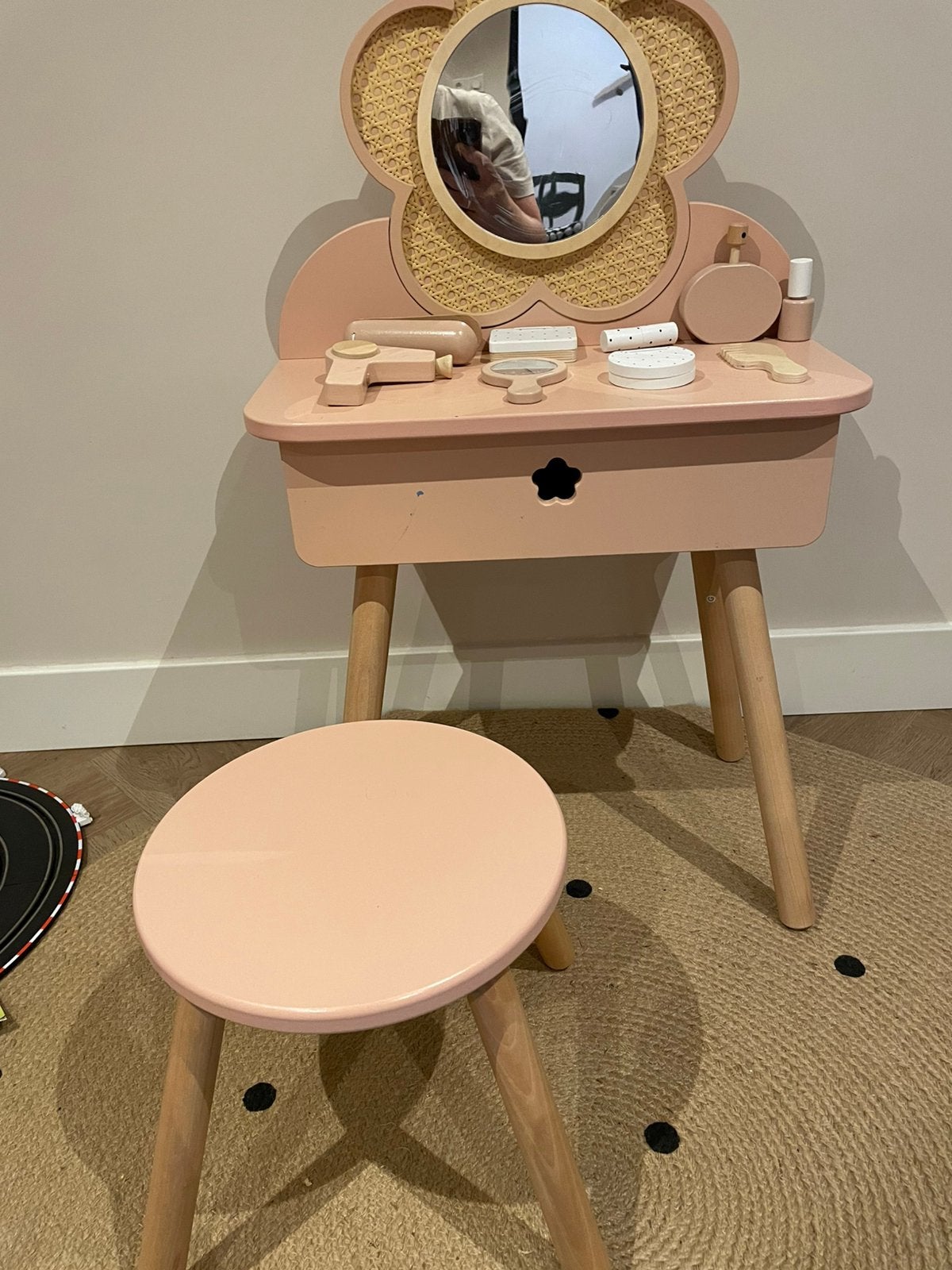 Vertbaudet rieten kaptafel, Kinderen en Baby's, Speelgoed | Houten speelgoed, Ophalen, Gebruikt, Meubelstuk of Keukentje