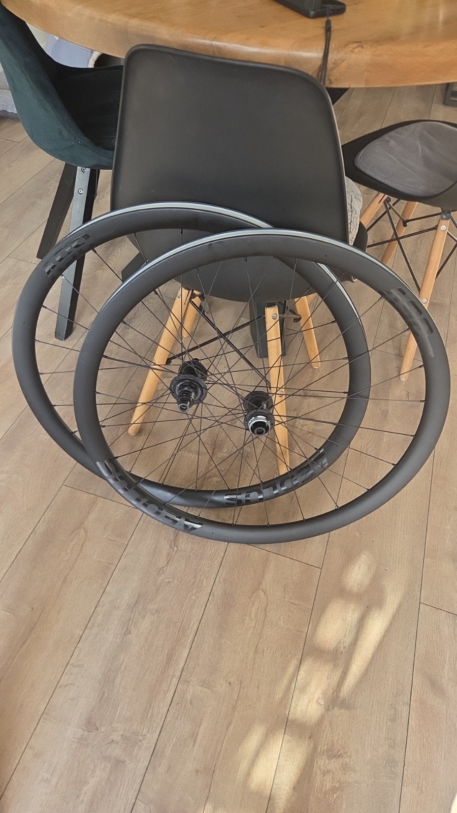 Bontrager Aeolus 35 Elite carbon gravel / road wielset 28", Ophalen of Verzenden, Zo goed als nieuw, Gravelbike, Bontrager