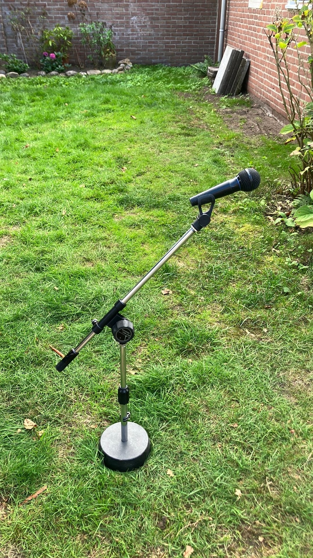 Beyerdynamic Microfoon + Verzwaarde AKG standaard, Ophalen, Zo goed als nieuw, Zangmicrofoon