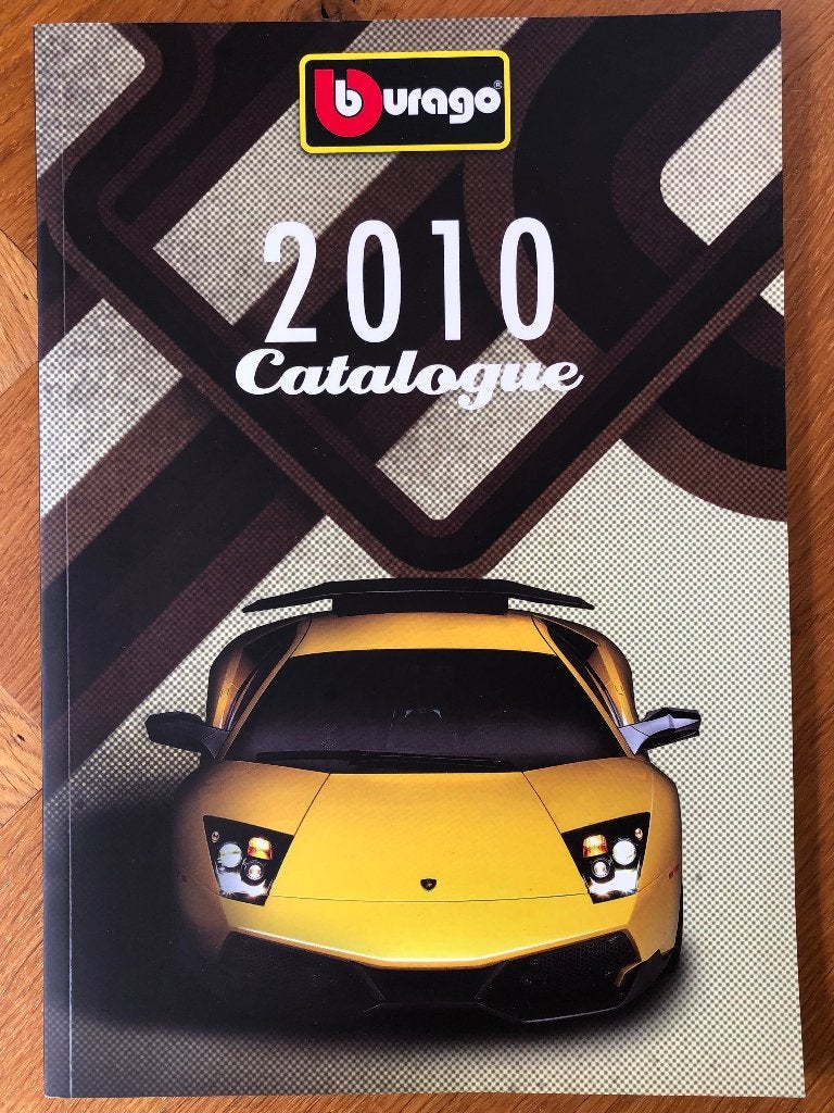 BBurago Catalogue 2010, Hobby en Vrije tijd, Modelauto's | 1:18, Ophalen of Verzenden, Nieuw, Auto, Bburago
