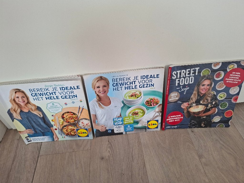 Sonja Bakker kookboeken, Gelezen, Gezond koken, Ophalen of Verzenden, Hoofdgerechten