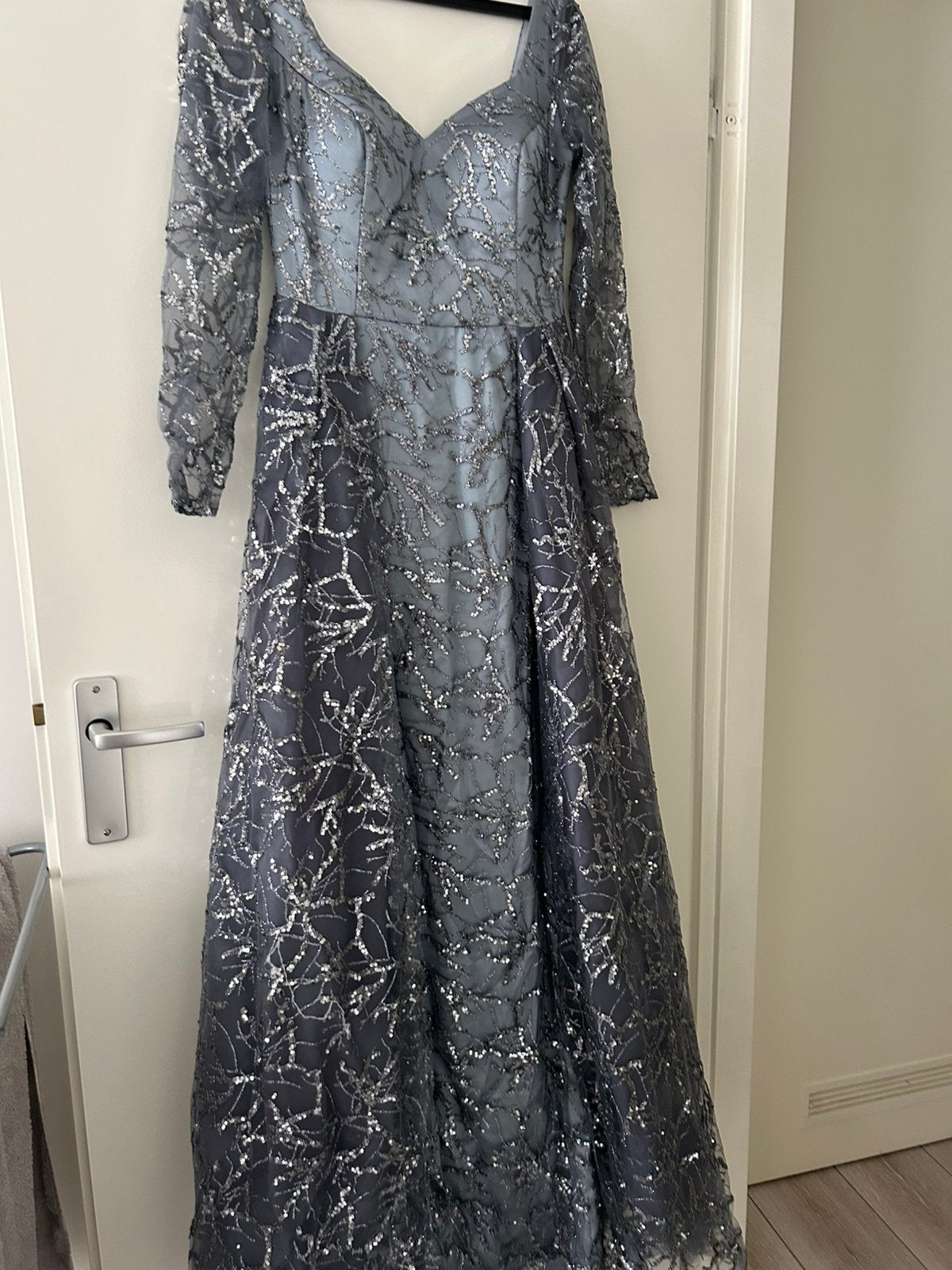 Mooi nieuw galajurk, Kleding | Dames, Gelegenheidskleding, Maat 38/40 (M), Galajurk, Nieuw, Ophalen of Verzenden