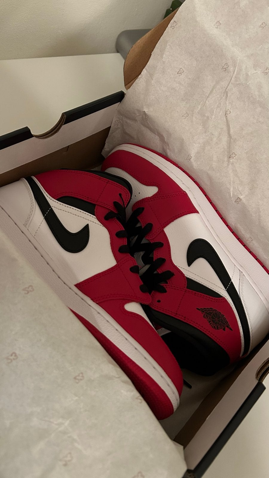 Air Jordan 1 Mid (GS) White/Gym Red-Black, Verzenden, Nieuw, Rood, Sneakers of Gympen