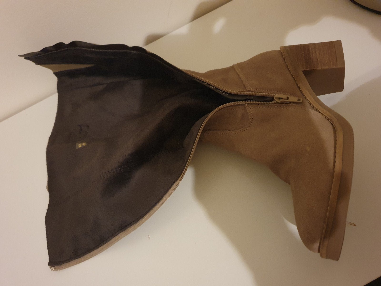 Mooie beige hoge laarzen - Maat 39, Ophalen, Zo goed als nieuw, Beige, Hoge laarzen