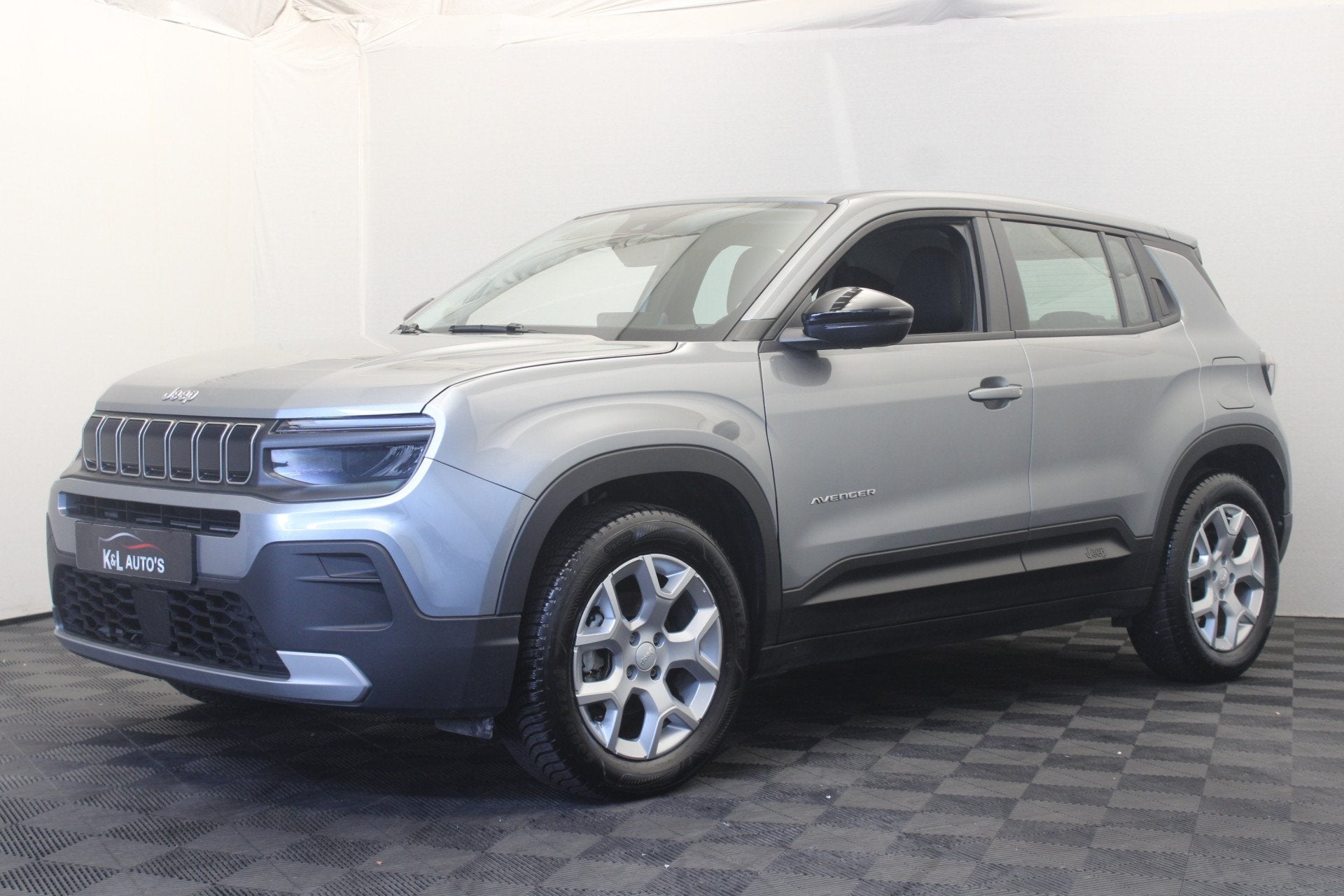 Jeep Avenger 1.2 Altitude (bj 2024), Auto's, Voorwielaandrijving, Gebruikt, Zwart, 1199 cc