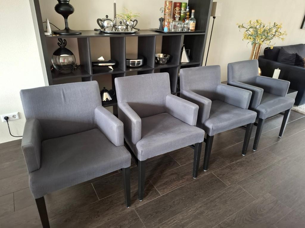 Eetkamerstoelen te koop. 4 stuks. Kleur grijs., Antiek en Kunst, Antiek | Meubels | Stoelen en Banken, Ophalen