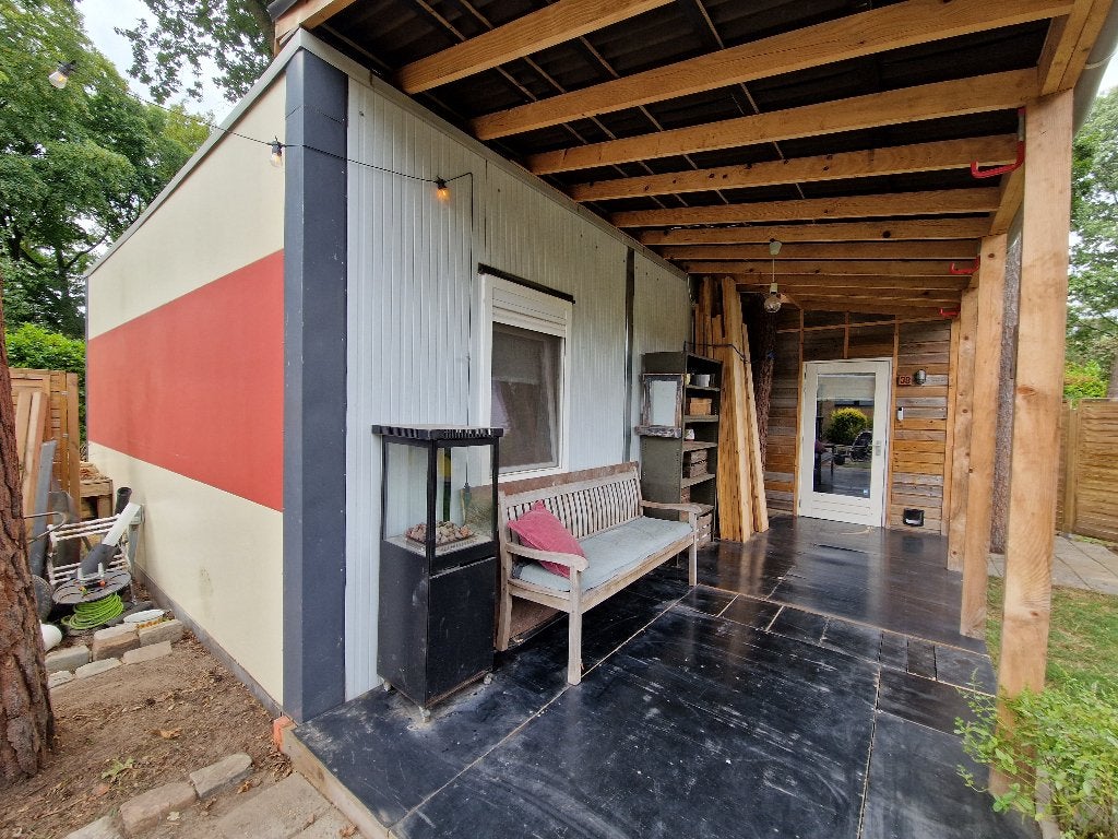 Ruime gasloze woonunit +/- 80m2 met veranda en luxe ligbad, Ophalen, Gebruikt
