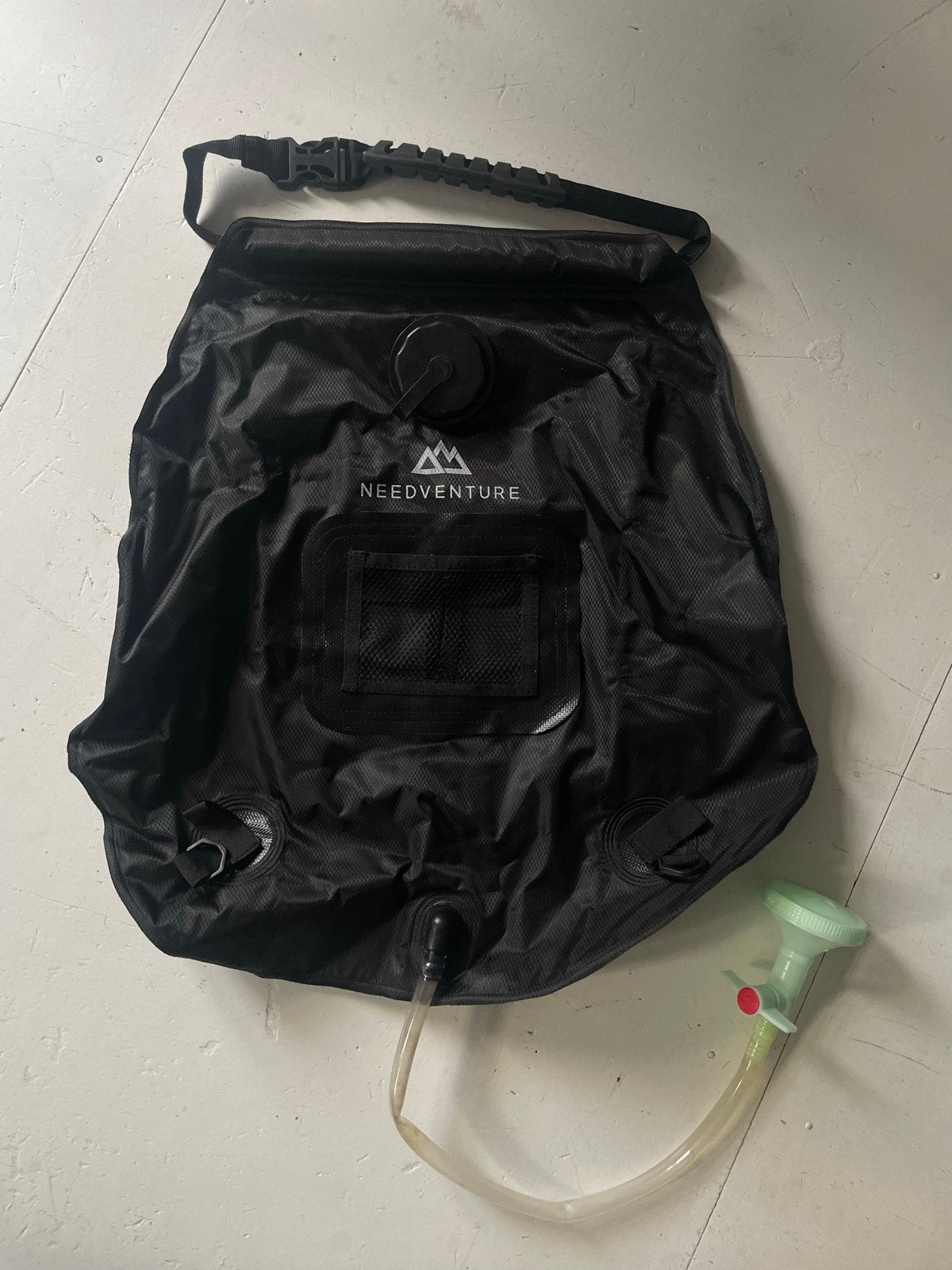 Needventure campingdouche zak met warmtemeter, Ophalen, Zo goed als nieuw