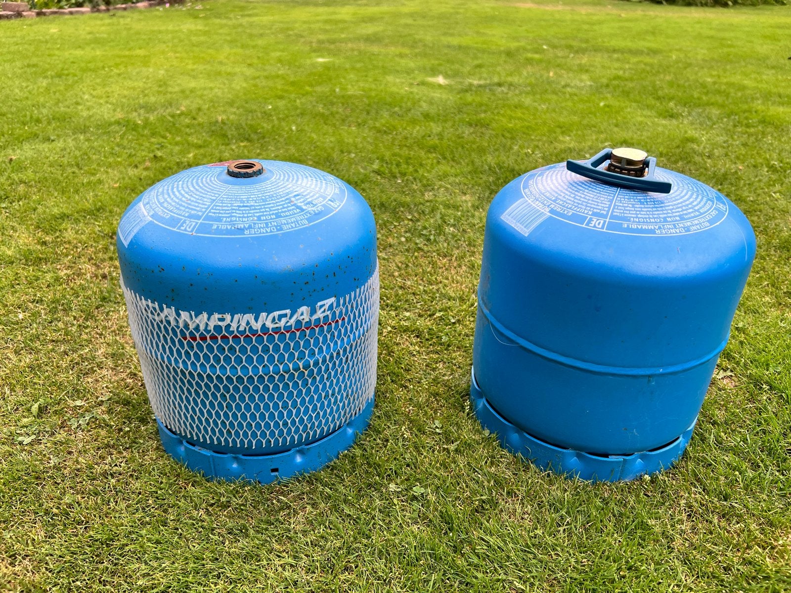 Campingaz gasflessen (2 stuks) type 907, beide deels gevuld, Ophalen, Gebruikt