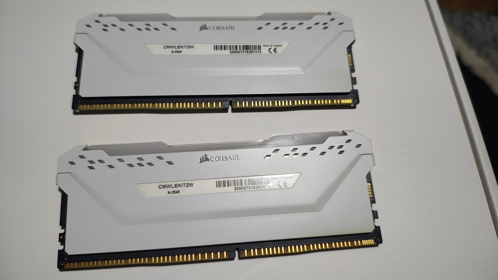 Corsair Vengeance RGB Pro DDR4 lege modules, Computers en Software, 1 GB of minder, DDR4, Ophalen of Verzenden, Zo goed als nieuw