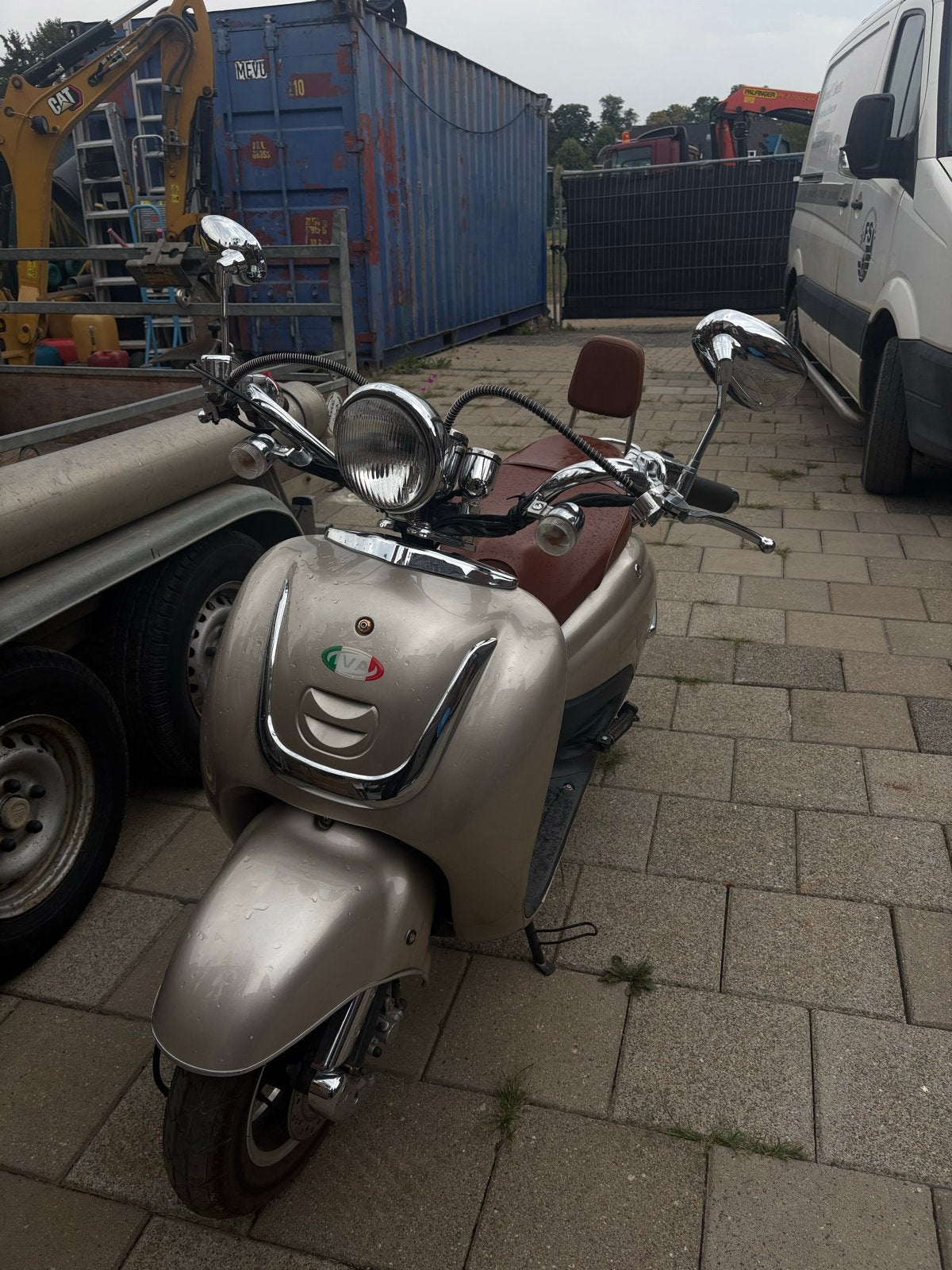 IVA Lux 50 Scooter - Zo goed als nieuw, Zo goed als nieuw, Benzine, Ophalen, Overige merken