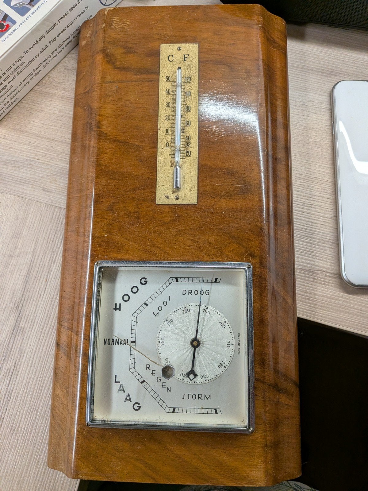 Vintage Barometer en Thermometer in Houten Behuizing, Ophalen of Verzenden, Gebruikt, Weerstation