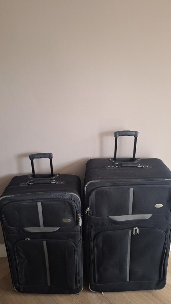 Set van 2 zwarte Style Traveller koffers, Sieraden, Tassen en Uiterlijk, Koffers, Ophalen, Wieltjes, Gebruikt, 45 tot 55 cm