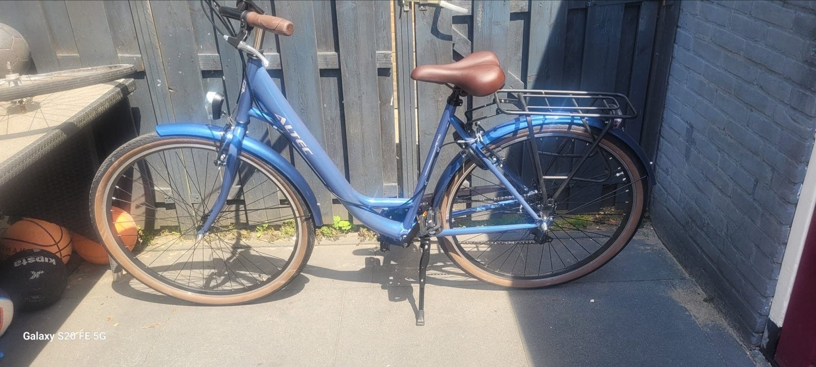 Altec fiets blauw - Comfortabele stadsfiets, Fietsen en Brommers, Fietsen | Dames | Damesfietsen, Gebruikt, Velgrem, Versnellingen