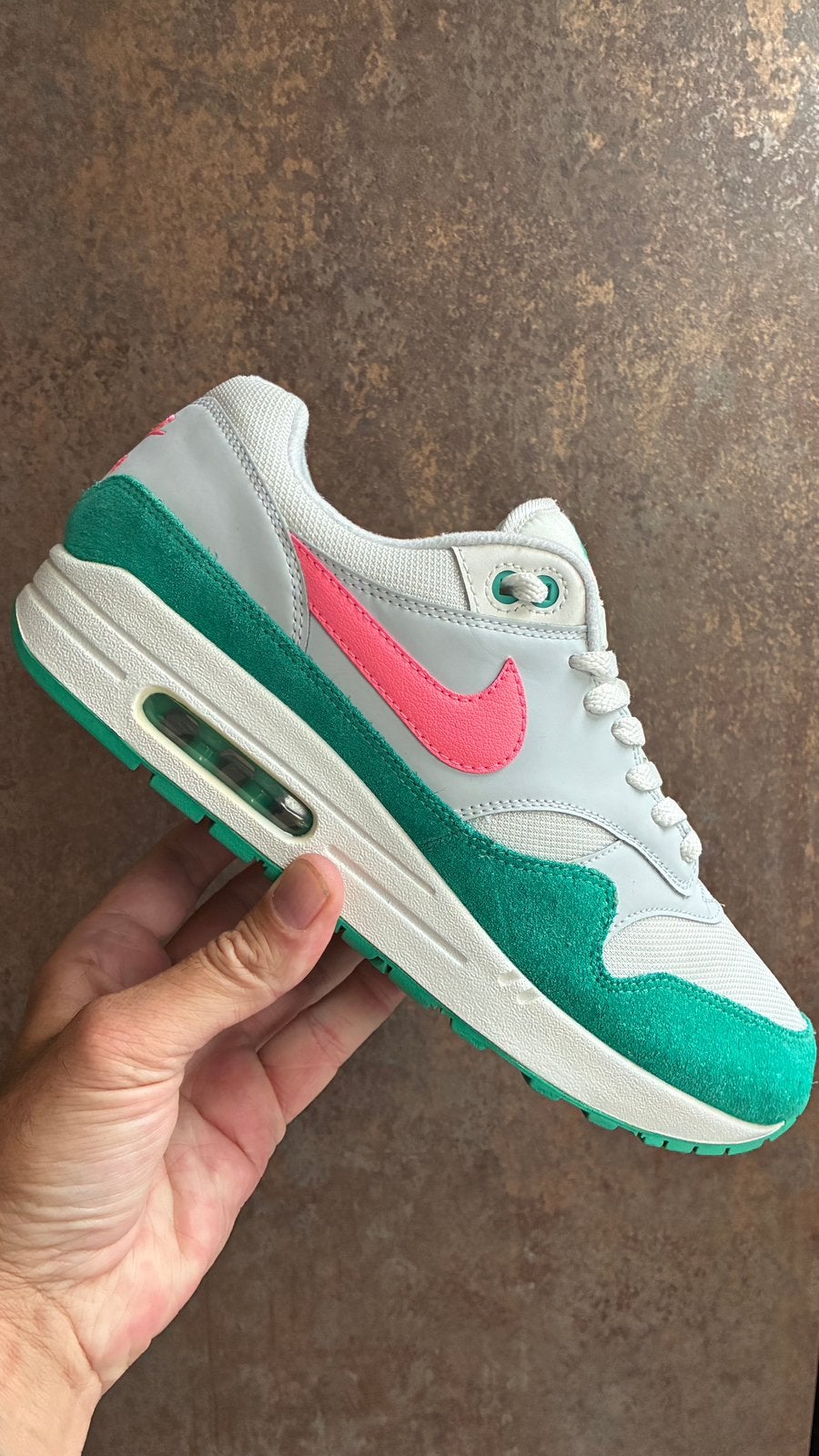 Air Max 1 - Watermelon 44,5/10,5, Ophalen of Verzenden, Zo goed als nieuw, Overige kleuren, Sneakers of Gympen