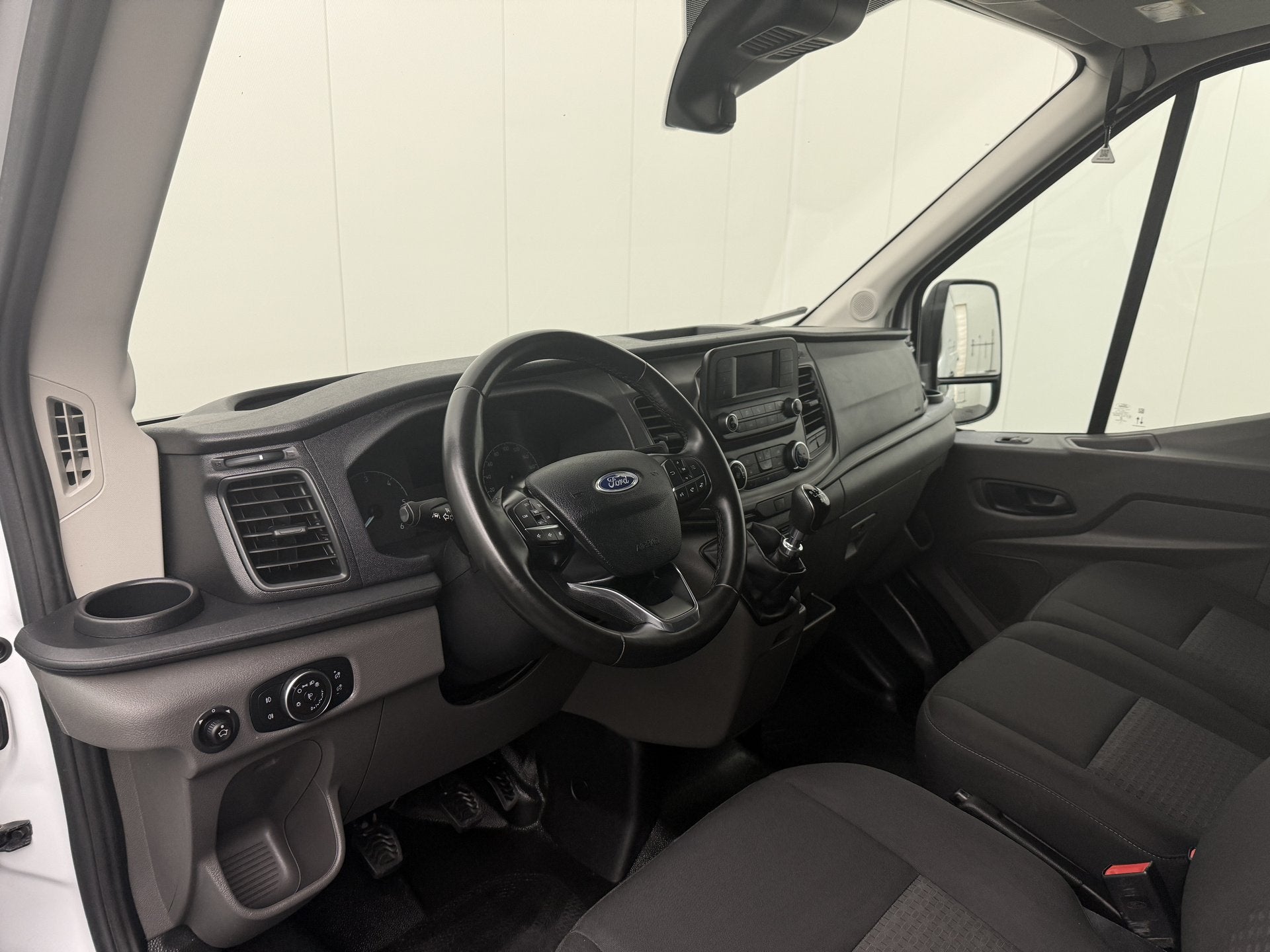 Ford Transit 2.0TDCi 130PK L3H3 | Airco | Cruie | 3-Zit | Be, Voorwielaandrijving, Stof, Gebruikt, 4 cilinders