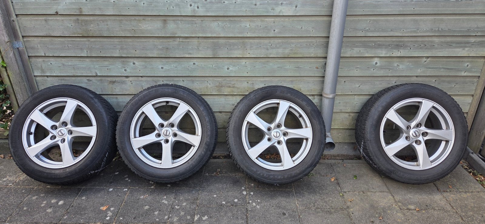 Volvo V60 16 inch velgen met winterbanden, Auto-onderdelen, Banden en Velgen, Ophalen, Gebruikt, 16 inch, Banden en Velgen