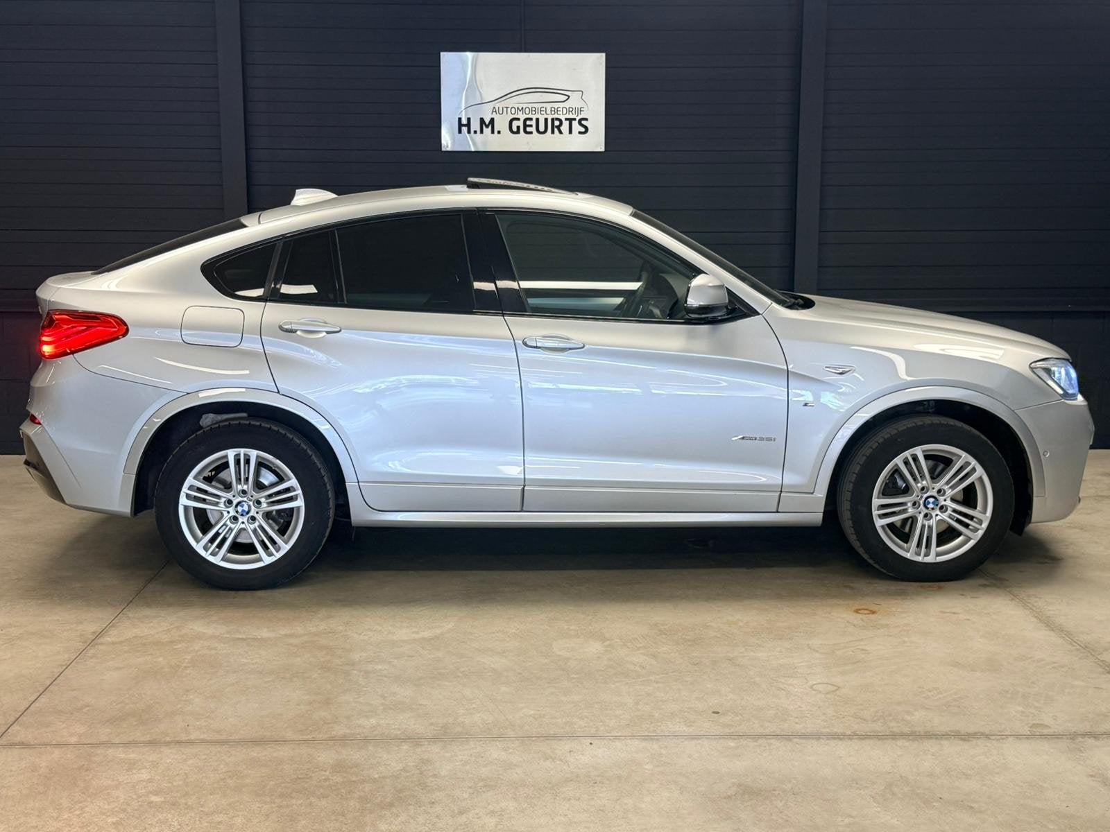BMW X4 xDrive35i High Executive M Sport | 306pk | Pano | HUD, Auto's, Automaat, Dealer onderhouden, Gebruikt, Zwart