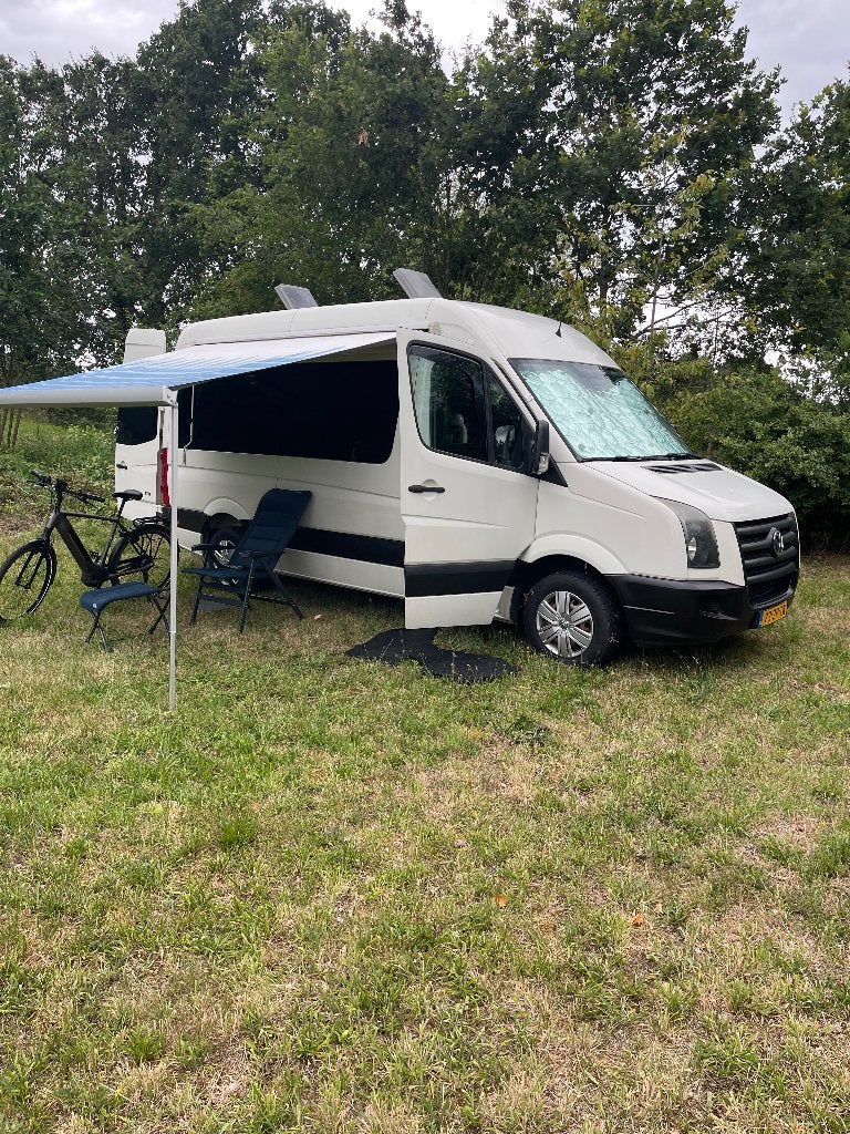 VW Crafter buscamper uit 2008 automaat met nieuwe apk, Automaat, Chemisch toilet, Buscamper of Camperbus, Luifel