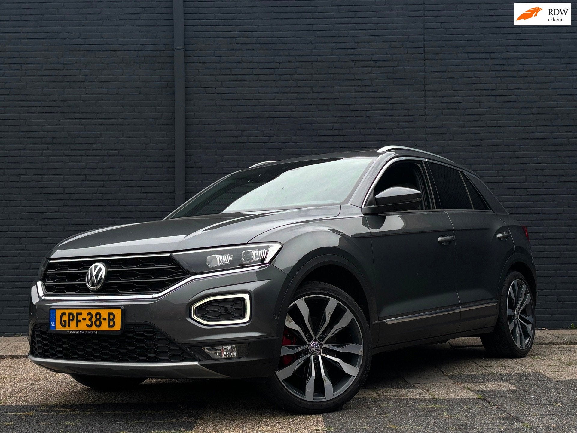 Volkswagen T-ROC 2.0 TSI 4Motion Sport | Pano | Stoel & Stuu, Auto's, Volkswagen, Automaat, 15 km/l, Gebruikt, Euro 6