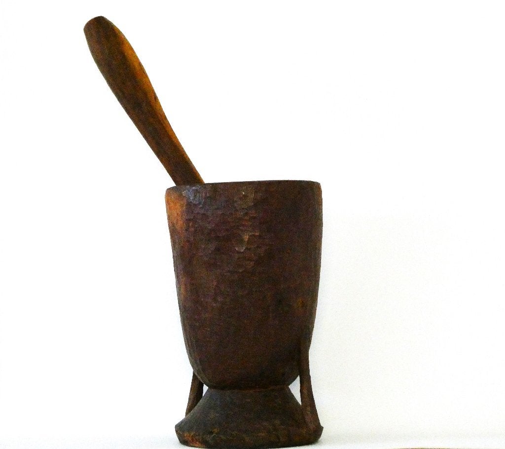 Unieke handvervaardigde grote houten vijzel / mortier Afrika, Overige typen, Overige onderwerpen, Ophalen of Verzenden, Handgemaakt