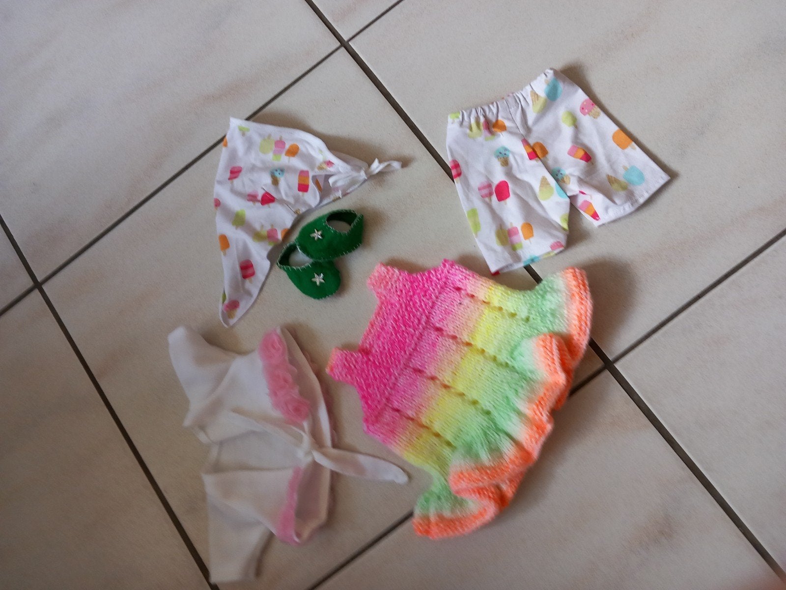 Zelfgemaakte poppenkleertjes voor pop 43 cm 5 delig., Ophalen of Verzenden, Nieuw, Babypop