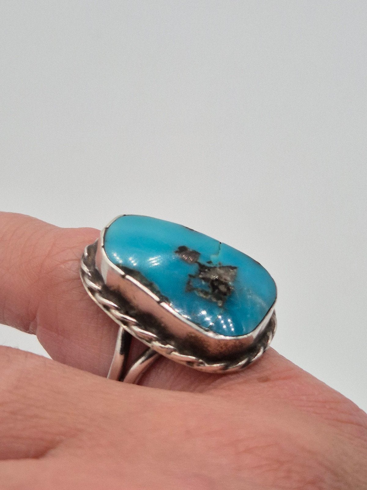Mooie zilveren Navajo ring met turkoois steen maat 18, 18 tot 19, Verzenden, Dame, Zilver