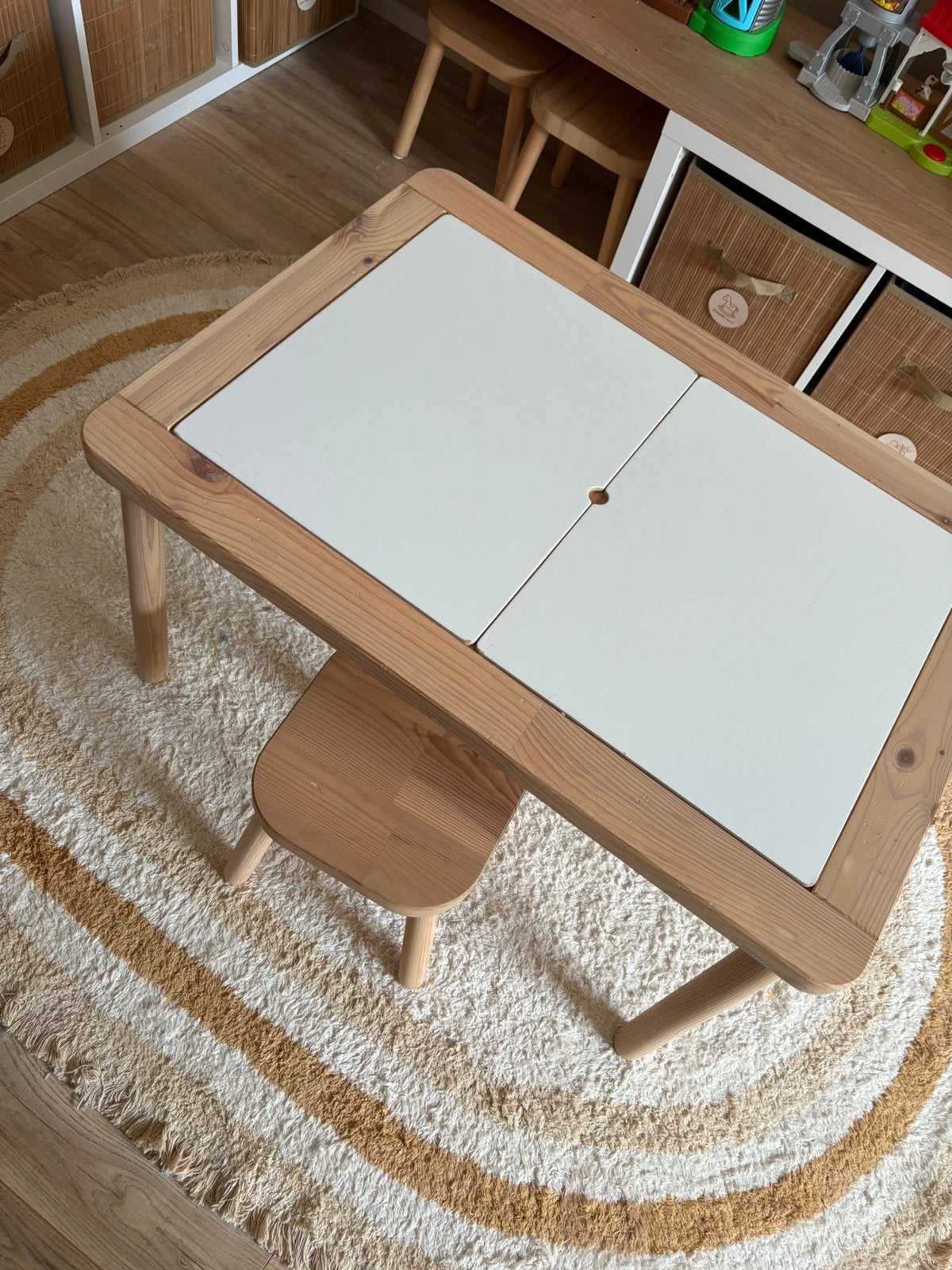 IKEA FLISAT kindertafel met opbergruimte, Ophalen of Verzenden, Tafel(s)