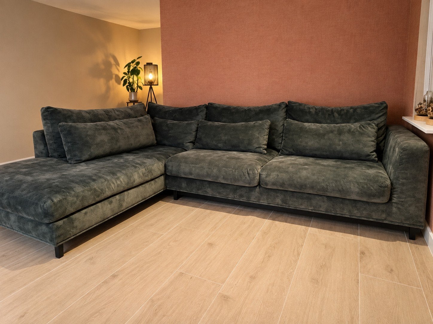 Room108 Carmen hoekbank – Adore Hunter groen – 310 x 220 cm, Ophalen, Gebruikt, Stof