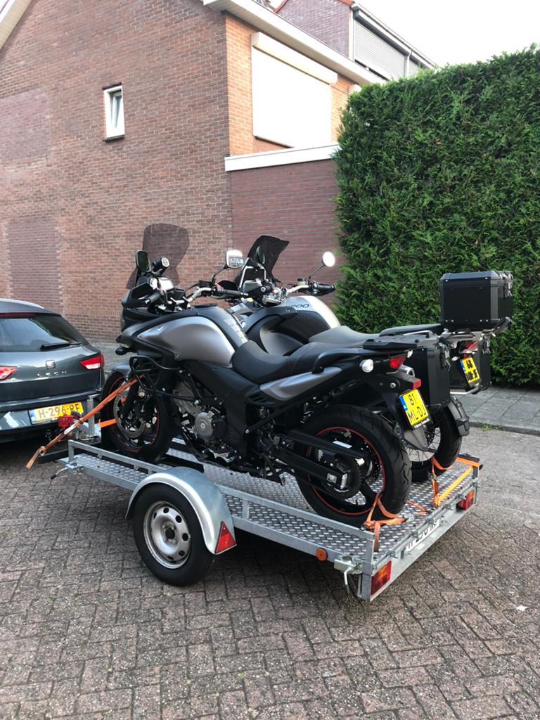 Te huur: motortrailer / motor trailer / aanhanger / huren