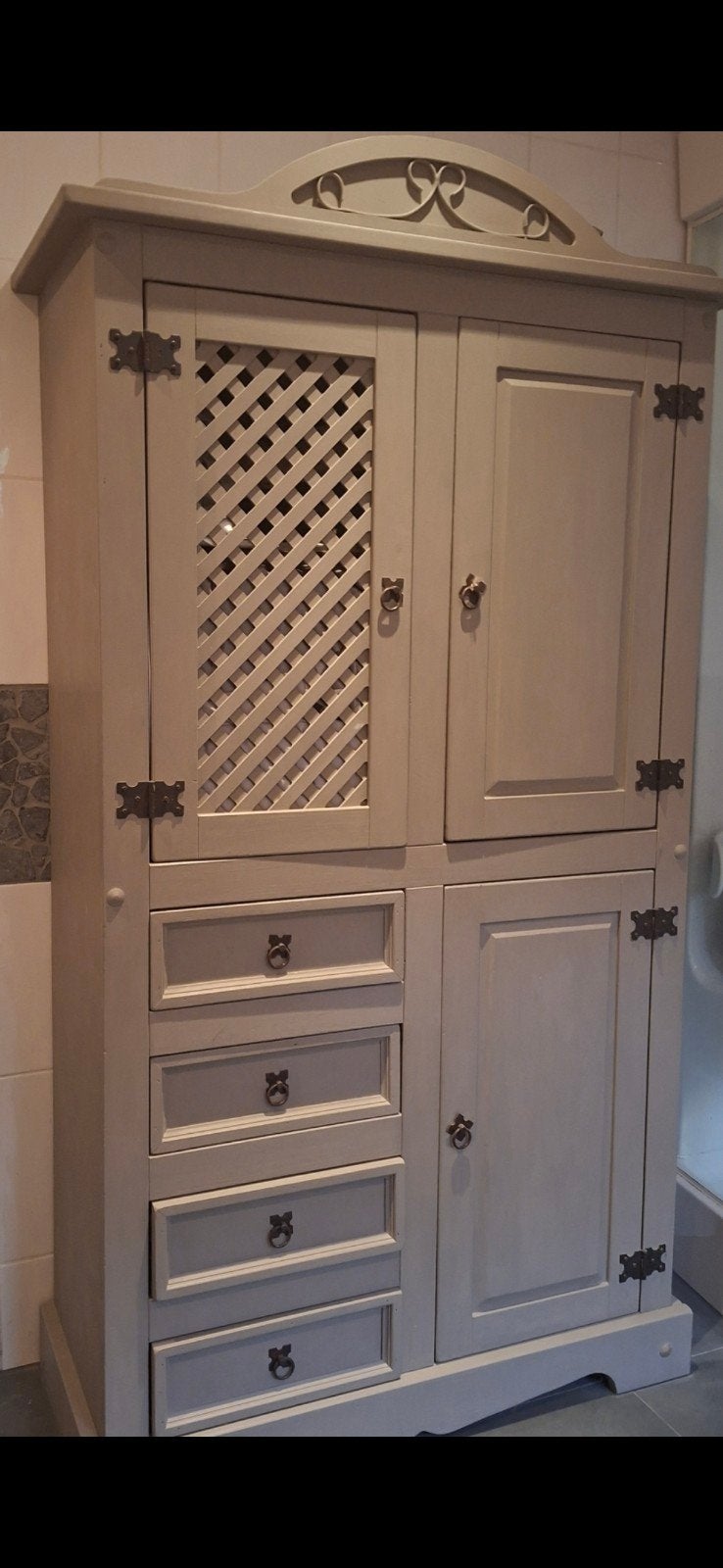 Taupe kast, Huis en Inrichting, Kasten | Buffetkasten, Ophalen of Verzenden, 25 tot 50 cm, 50 tot 100 cm, 150 tot 200 cm