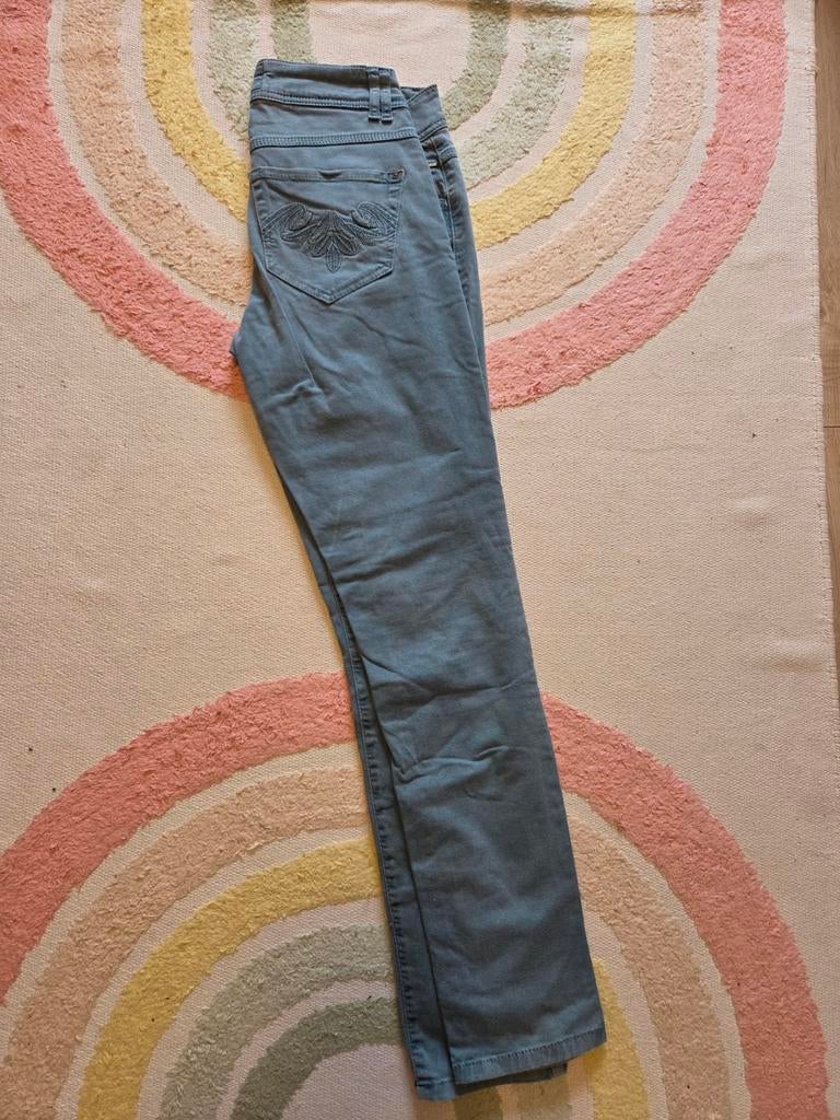 Turquoise broek Superstar maat 38
Valt straight/ skinny

Ged, Overige kleuren, Ophalen of Verzenden, W30 - W32 (confectie 38/40)