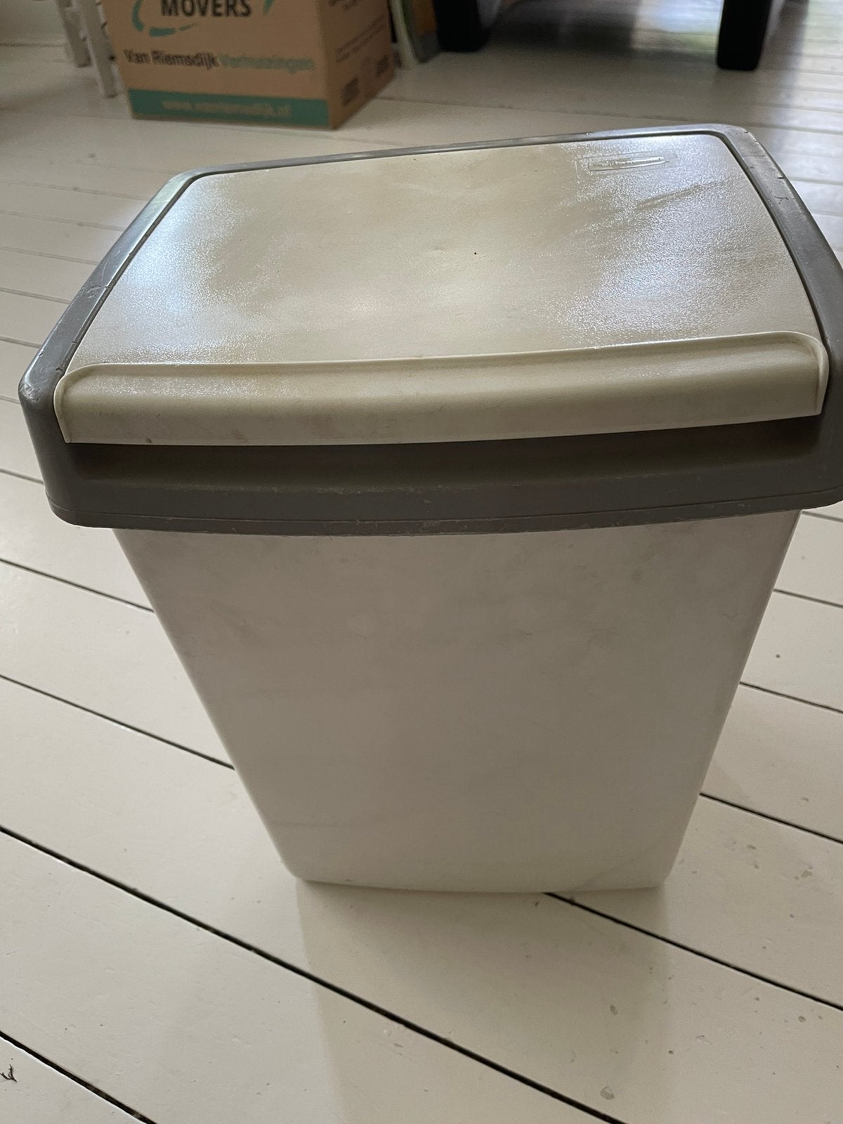 Rubbermade kunststof prullenbak, 40 liter of meer, Ophalen, Gebruikt, Kunststof