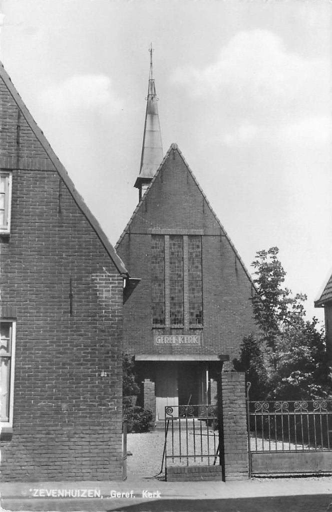 702-066-037 Zevenhuizen Geref Kerk, Verzamelen, Ansichtkaarten | Nederland, Verzenden, Voor 1920, Zuid-Holland
