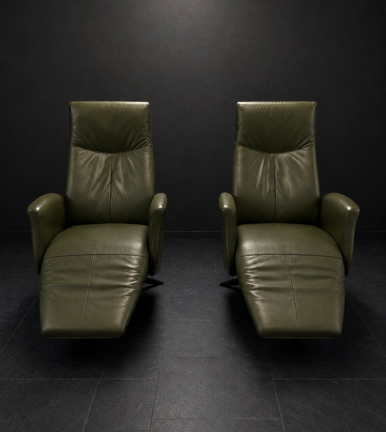 Relaxstoelen 2 stuks voor €750,-  Hjort Knudsen Echt Leder!, Ophalen of Verzenden, Zo goed als nieuw, 75 tot 100 cm