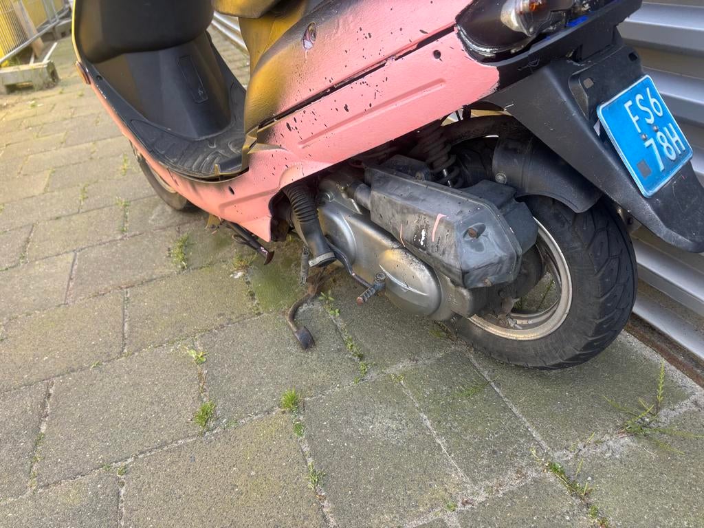Gratis scooter voor onderdelen of handige Harry in ROTTERDAM, Ophalen of Verzenden, Gebruikt, Maximaal 45 km/u, Benzine