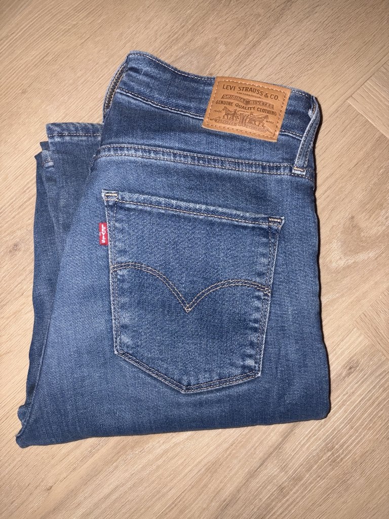 725 High Rise Bootcut Levi's W28 L32, W28 - W29 (confectie 36), Gedragen, Levi's, Verzenden
