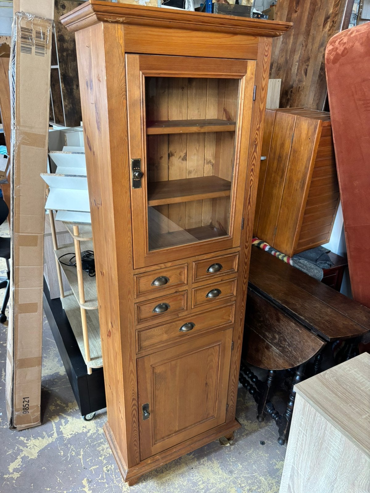 Donkergrenen buffet/vitrinekast - 30x60x195H, 1025xe, 200 cm of meer, Ophalen of Verzenden, Zo goed als nieuw