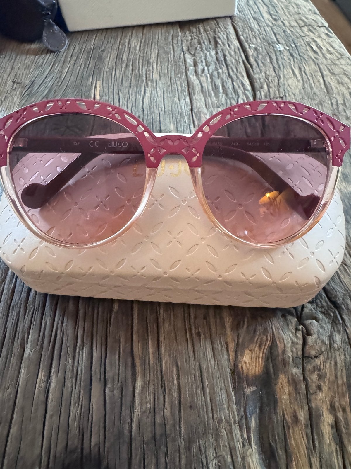 Liu Jo Zonnebril - Stijlvol en Zo Goed als Nieuw, Sieraden, Tassen en Uiterlijk, Overige merken, Zonnebril, Ophalen of Verzenden