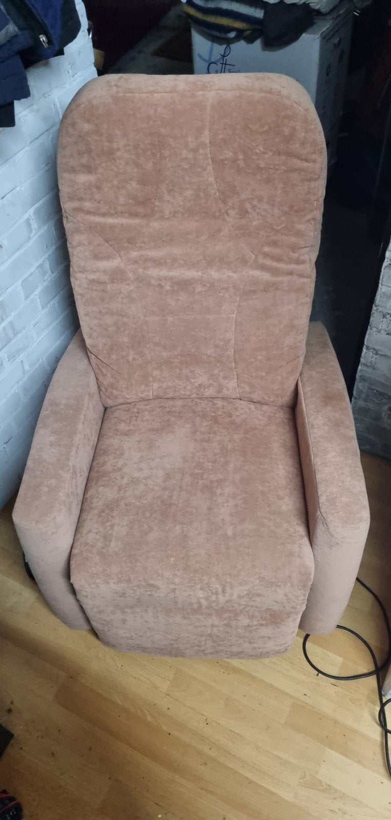 Comfortabele relaxfauteuil met sta-op functie, Huis en Inrichting, Ophalen, Gebruikt, Modern comfort, 75 tot 100 cm