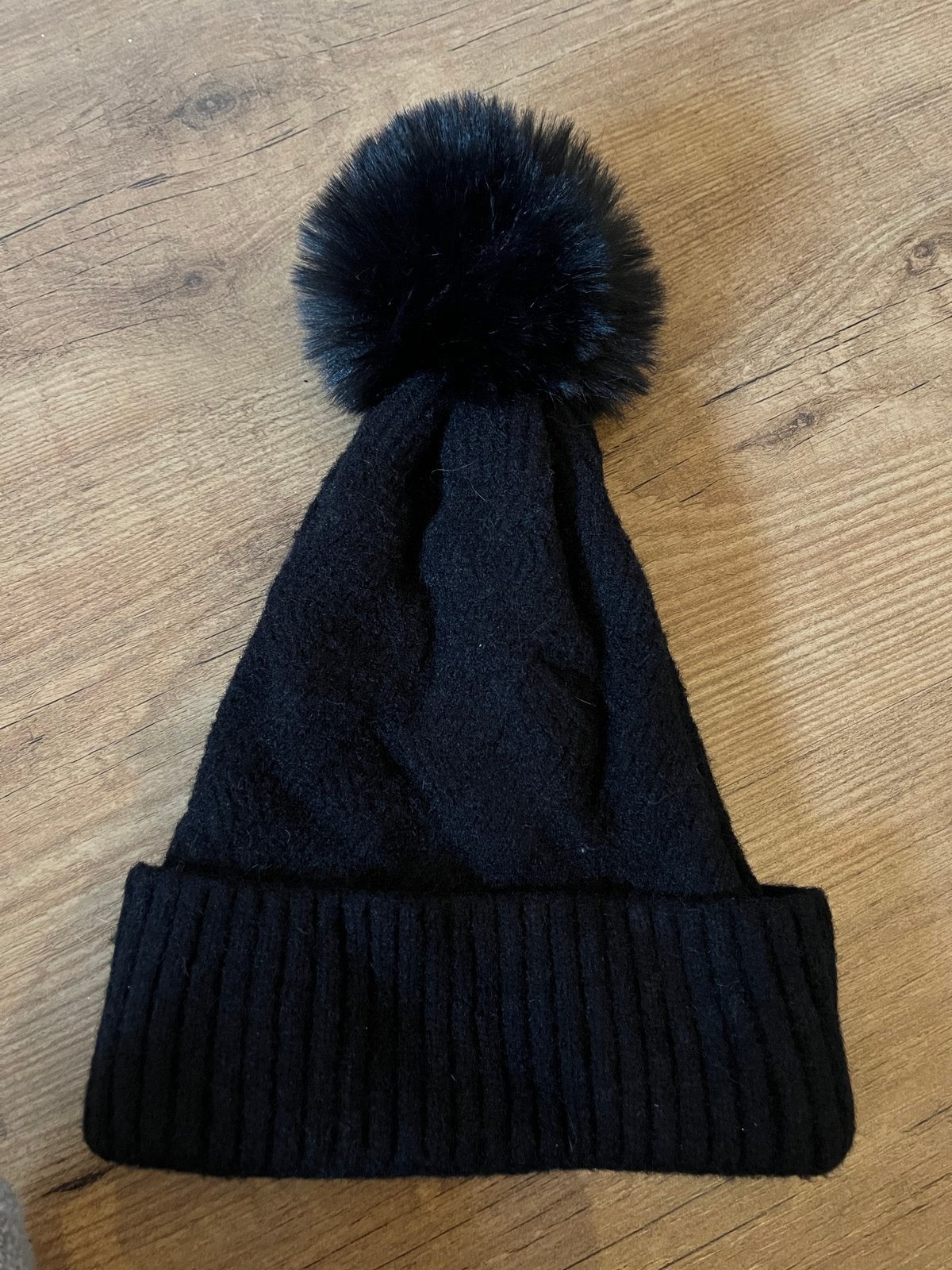 Zwarte muts met pompon - Zeeman, Verzenden, Zo goed als nieuw, Maat 38/40 (M), Muts