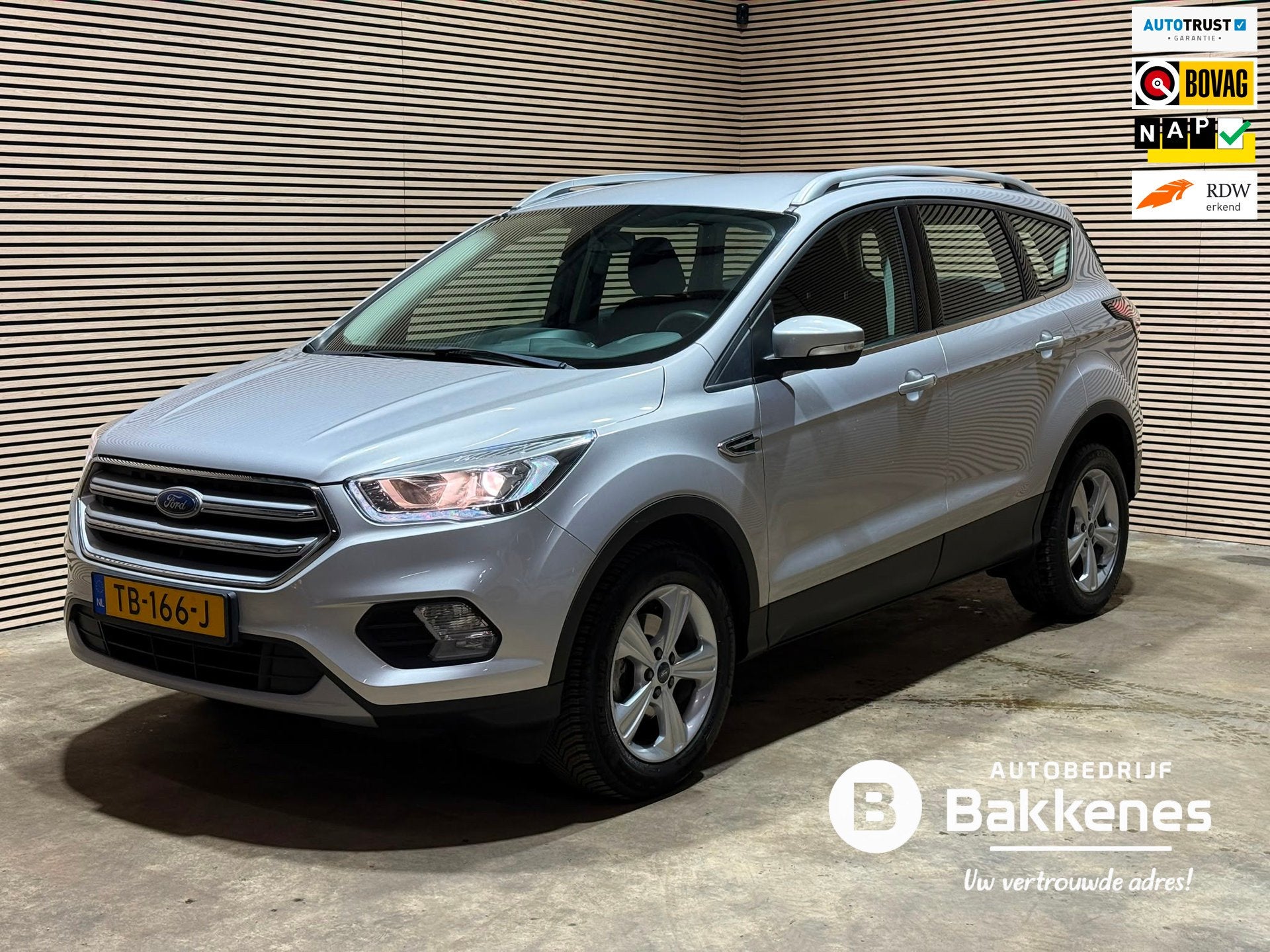 Ford Kuga 1.5 EcoBoost | Trekhaak | Carplay | NAP, Auto's, Stof, Euro 6, 4 cilinders, Met garantie (alle)