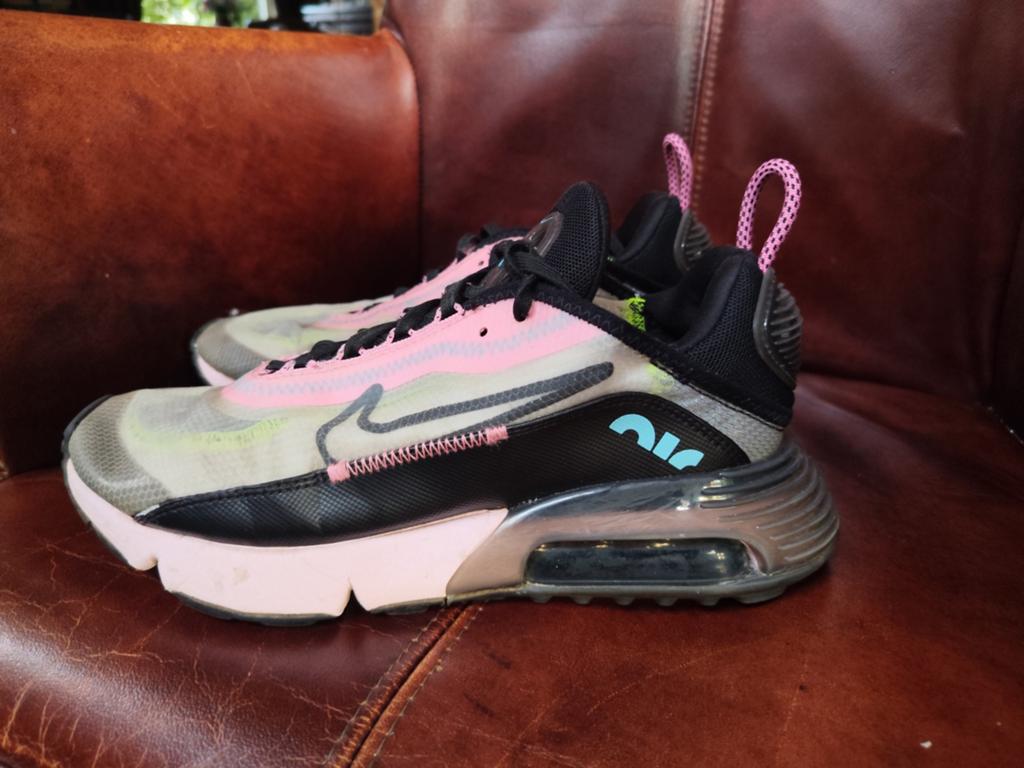 Nike Air Max kleurige sneakers 39, Kleding | Dames, Schoenen, Ophalen of Verzenden