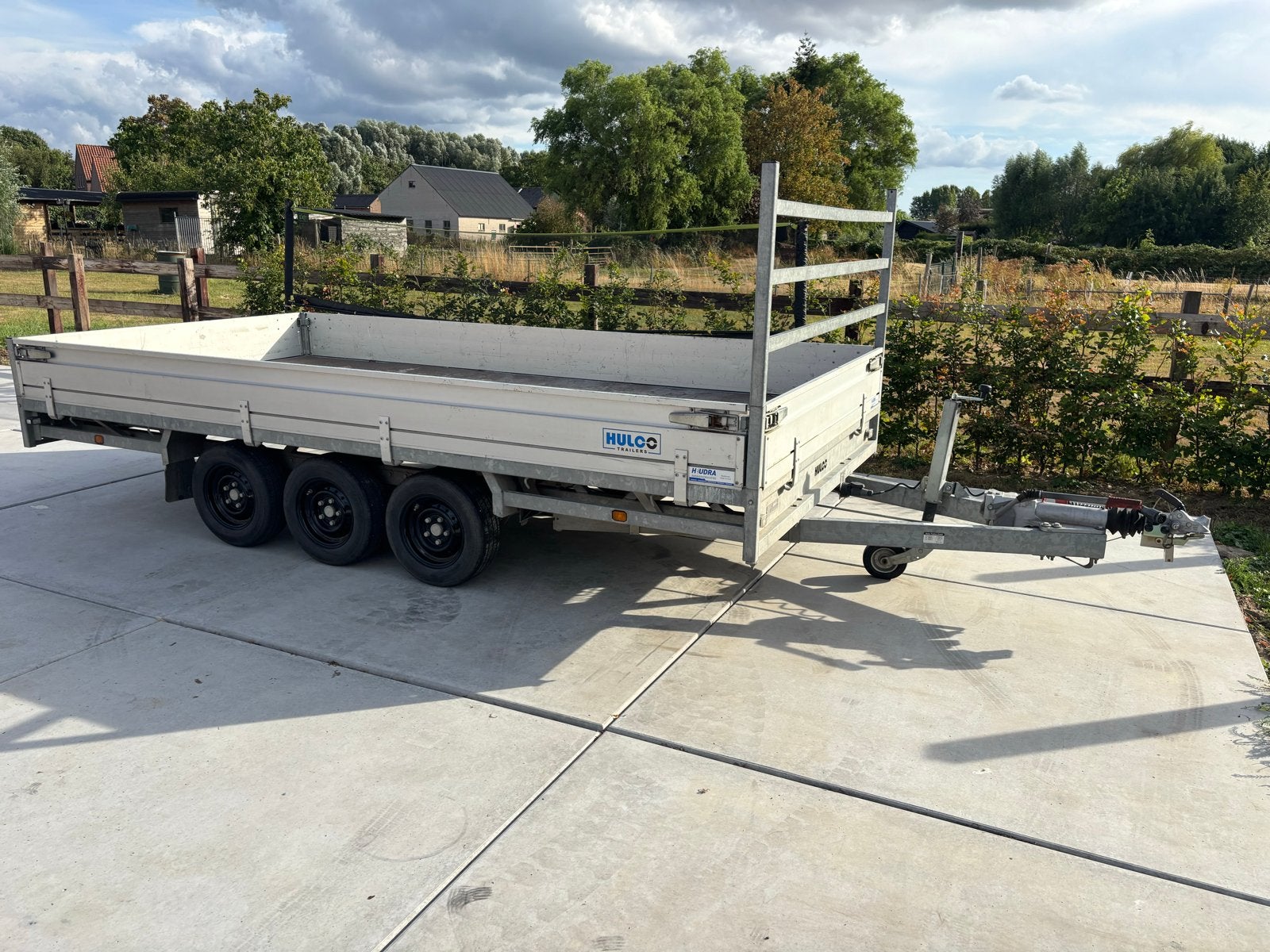 Hulco drie asser 4x2 plateauwagen met oprijplaten 0648049080, Ophalen of Verzenden, Gebruikt