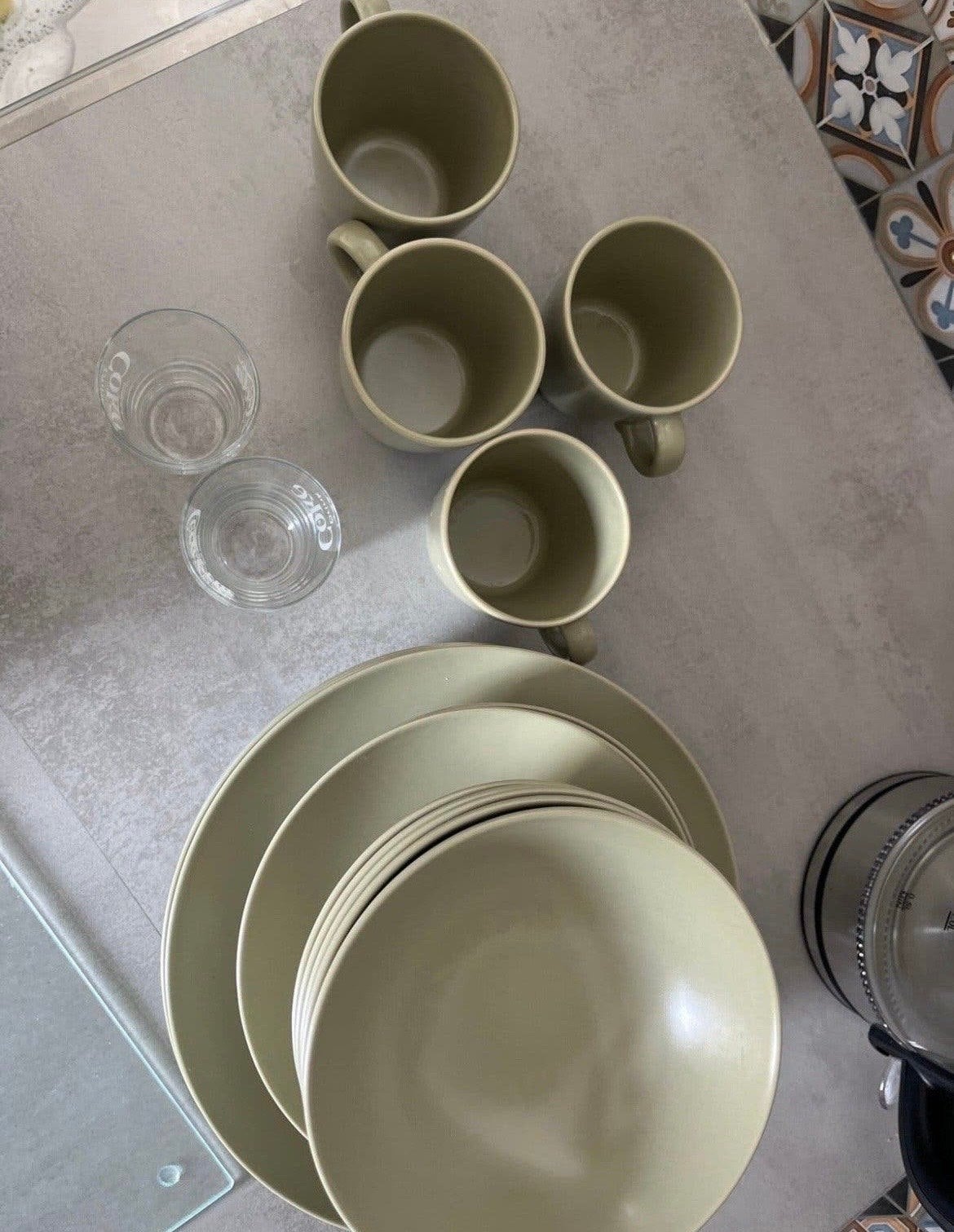 Servies set: borden, kommen, mokken en glazen, Ophalen, Gebruikt, Keramiek, Modern