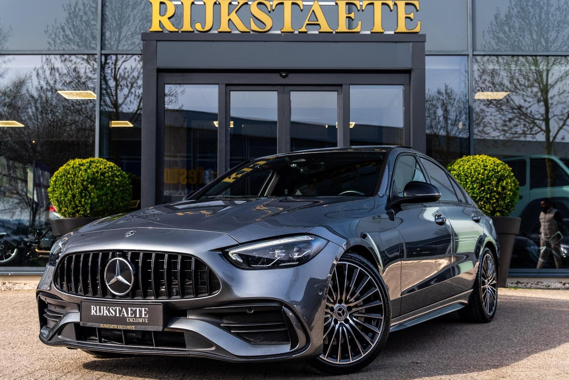 Mercedes C-klasse C200 AMG|BURMESTER|PANO|CAM|SFEERV|ACC, Automaat, Achterwielaandrijving, Euro 6, 4 cilinders