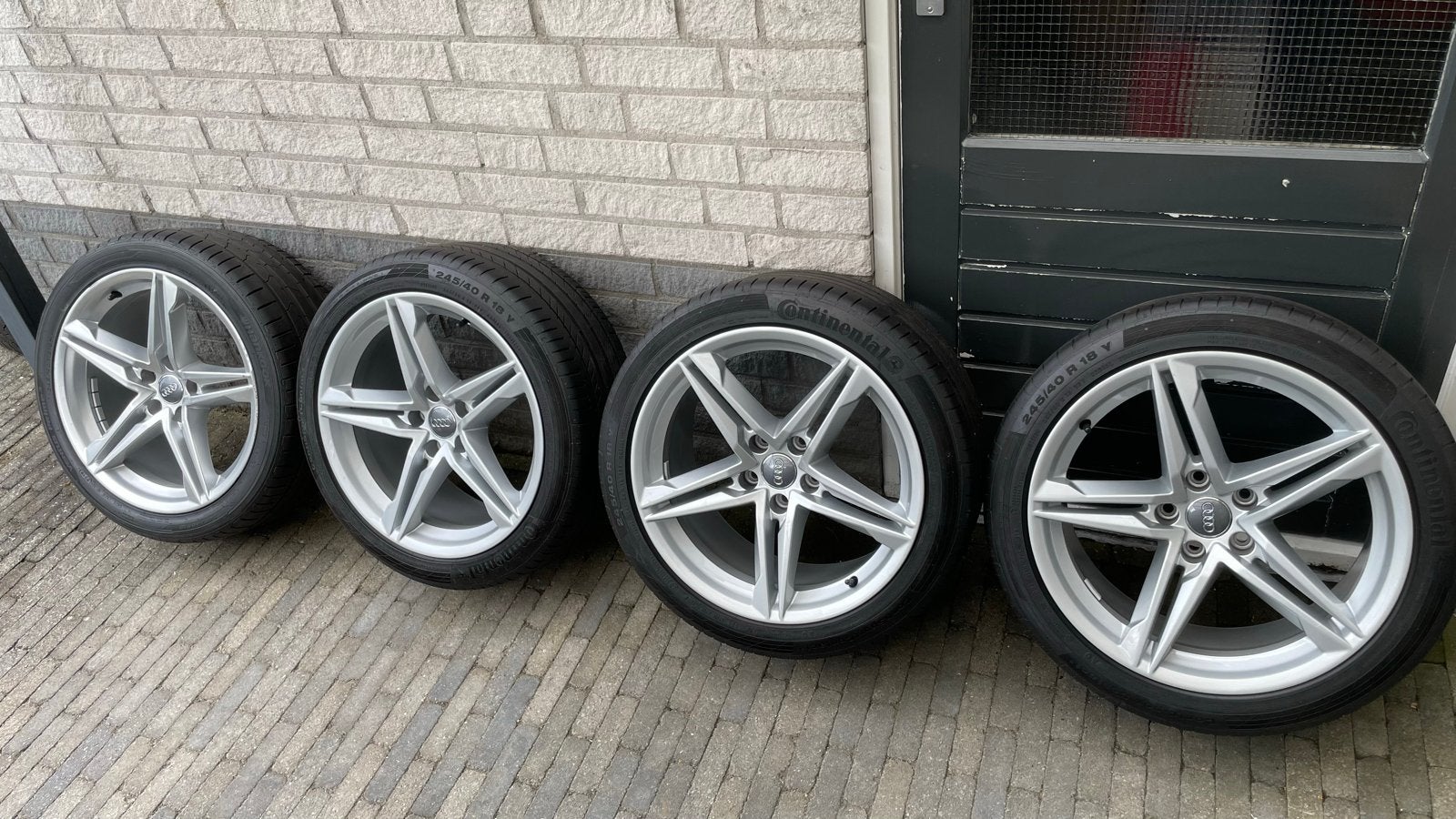 Originele Audi A4/A5 OEM velgen 18 inch met banden, 18 inch, Banden en Velgen, Ophalen of Verzenden, Zomerbanden