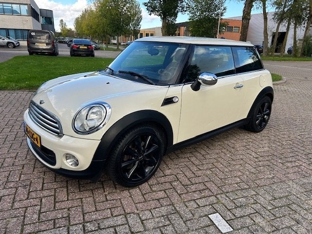 Mini 3-Deurs 1.6 One Bns Line NAVI CRUISE AIRCO NAP!, Auto's, Euro 5, Stof, 4 cilinders, 4 stoelen